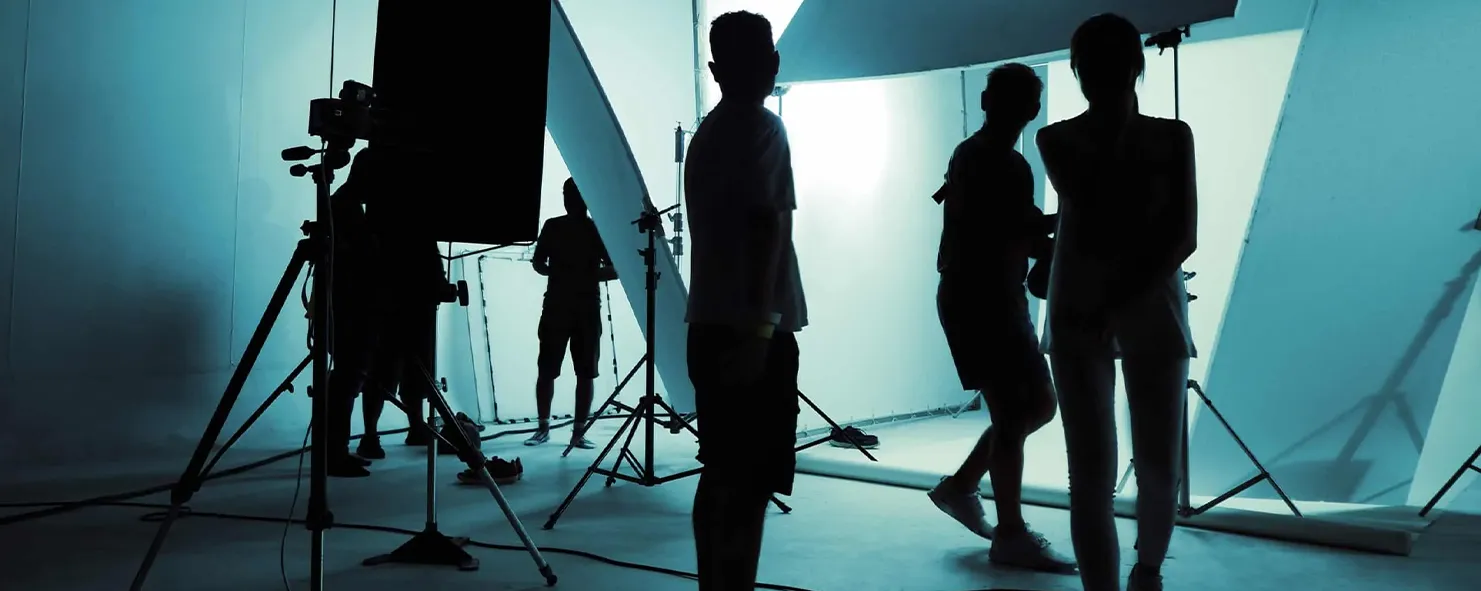 imgi 56 high contrast silhouette images of production crew 2021 09 03 19 34 10 utc scaled min 1